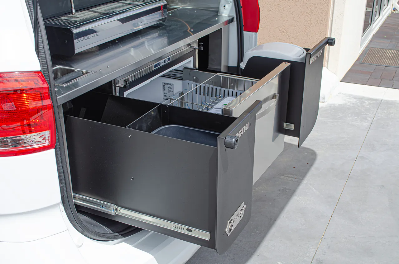 Maestro pull-out drawer modules with Vitrifrigo refrigeration